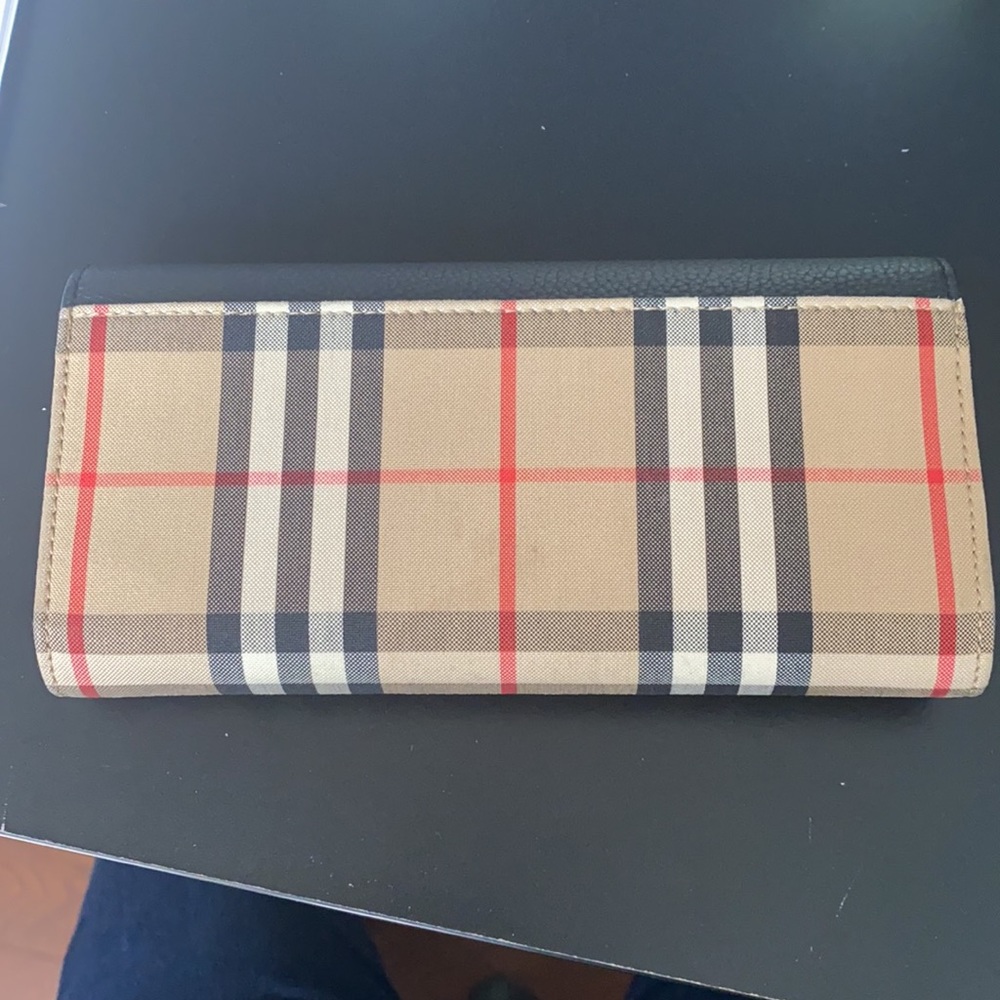 I No Longer Use The Wallet. Basically New. - image 5